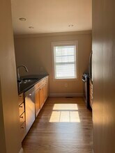 11 Whitney St in Brookline, MA - Building Photo - Building Photo