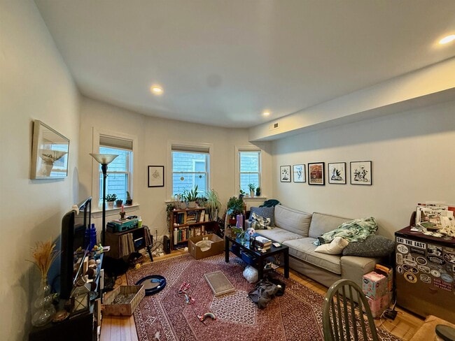 37 Spencer Ave, Unit 2