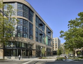 Grand Street Commons in Seattle, WA - Foto de edificio - Building Photo