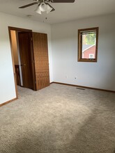 4208 Mt Vernon Rd SE, Unit #2 in Cedar Rapids, IA - Building Photo - Building Photo