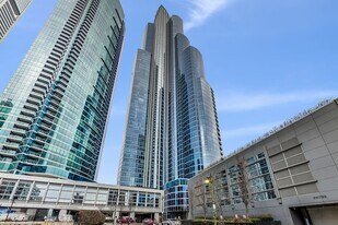 1211 S Prairie Ave in Chicago, IL - Building Photo