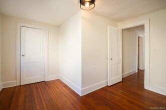 52 Irma Ave in Port Washington, NY - Building Photo - Building Photo