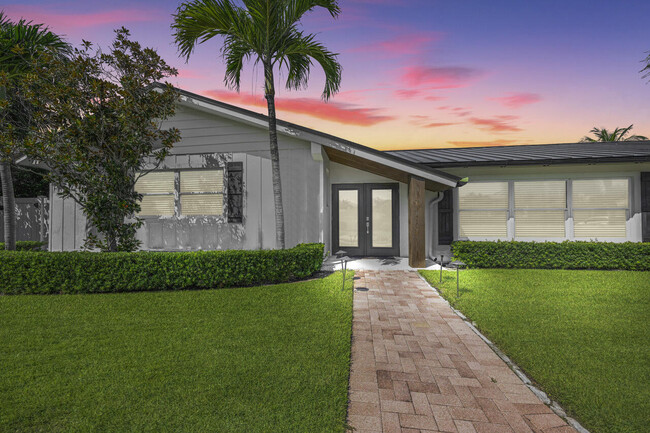 206 Colony Rd in Jupiter, FL - Building Photo - Building Photo