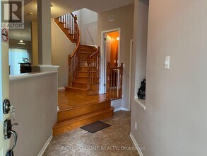 270 Deercroft Ave in Ottawa, ON - Building Photo - Building Photo