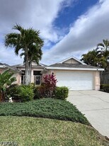 4317 Avian Avenue in Ft. Myers, FL - Building Photo