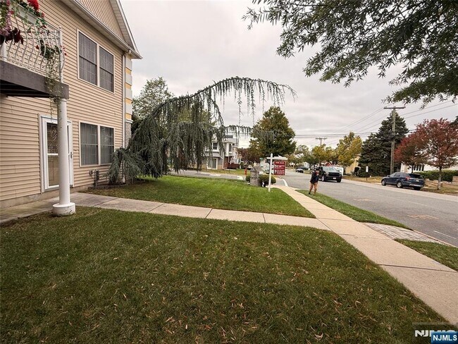 424 Page in Lyndhurst, NJ - Building Photo - Building Photo