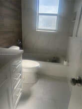 722 NE 8th St in Hallandale Beach, FL - Building Photo - Building Photo