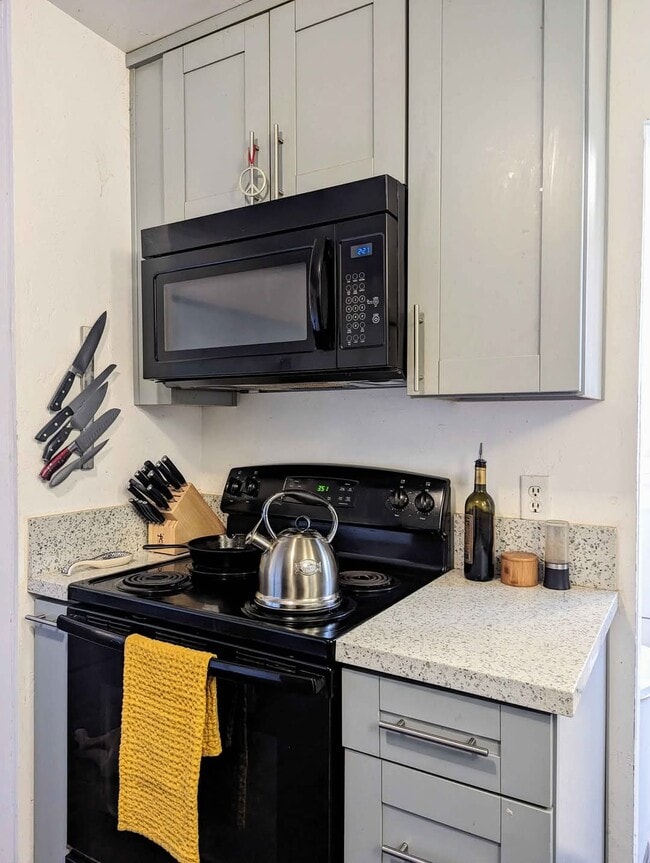 238 Goetting Way in Vista, CA - Foto de edificio - Building Photo