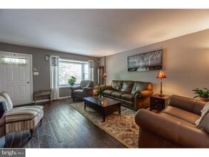 199 Longford Rd in West Chester, PA - Building Photo - Building Photo