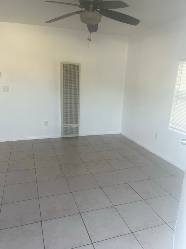 102 W Hall Ave in San Diego, CA - Building Photo - Building Photo