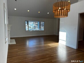 97 Godfrey Rd in Fairfield, CT - Building Photo - Building Photo