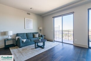 1414 Wood Hollow Dr in Houston, TX - Building Photo