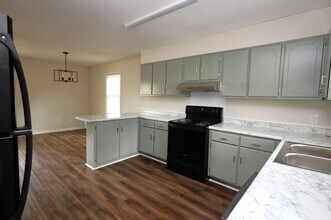 1796 Claudia Cir in Valdosta, GA - Building Photo - Building Photo
