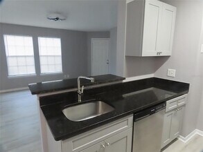 5986 Westgate Dr in Orlando, FL - Building Photo - Building Photo