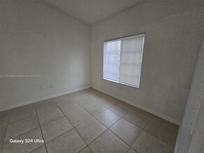 3908 SW 48th Ave, Unit 3908 in Pembroke Park, FL - Building Photo - Building Photo