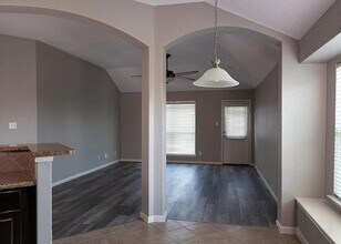 7703 Redstone Manor in Converse, TX - Building Photo - Building Photo