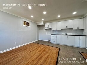 1677 Albert in Windsor, ON - Building Photo - Building Photo