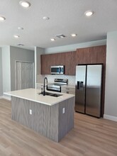 22561 Alcorn Ave in Port Charlotte, FL - Foto de edificio - Building Photo