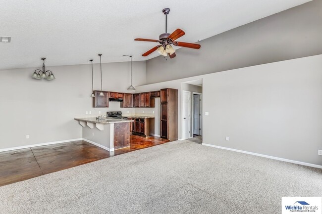 1344 N Curtis Ct in Wichita, KS - Building Photo - Building Photo