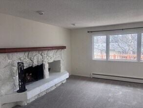 9214 Kirkwall Cir in Anchorage, AK - Building Photo - Building Photo