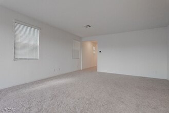 4603 Sapphire Crst Ave in Las Vegas, NV - Building Photo - Building Photo