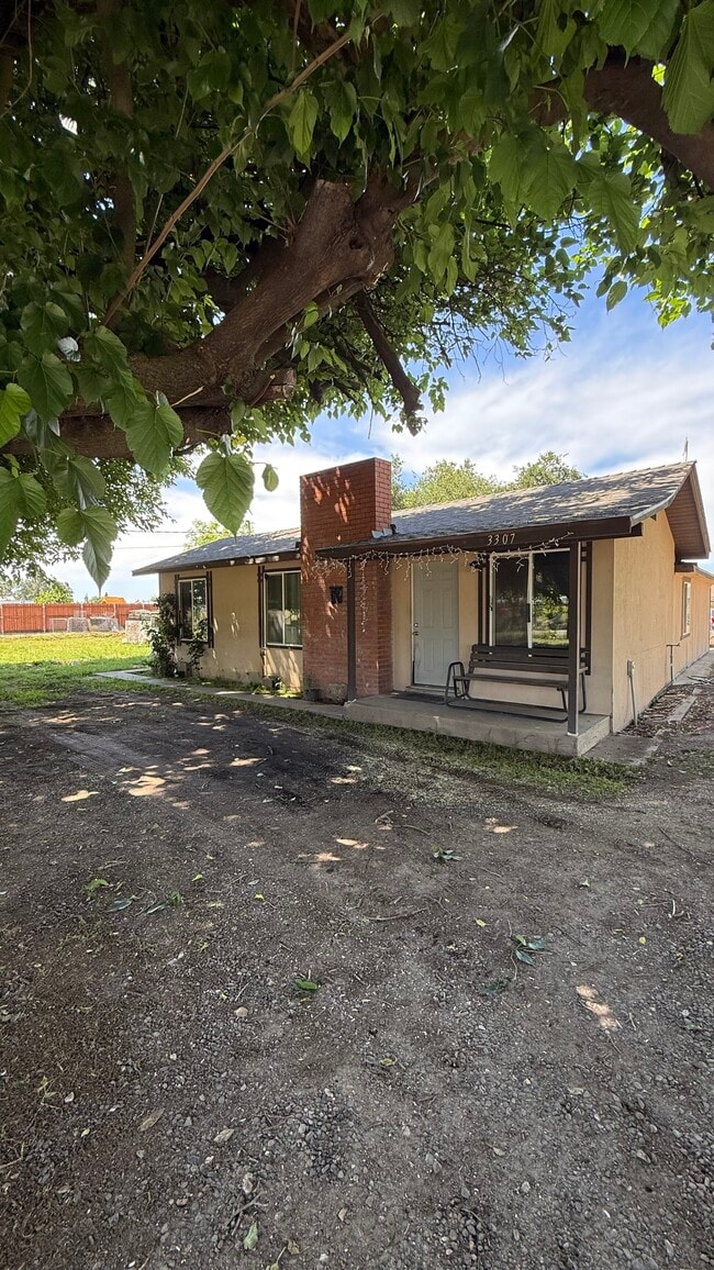 3307 Minniear Ave in Modesto, CA - Building Photo - Building Photo