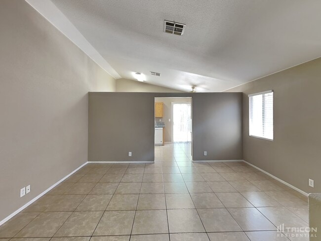 3688 Copper Cactus Dr in Las Vegas, NV - Building Photo - Building Photo