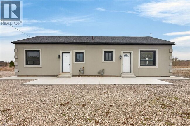 4049 Hwy 6 in Hamilton, ON - Building Photo - Building Photo