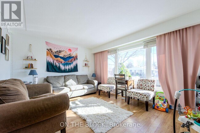 151 Nugent Dr in Hamilton, ON - Building Photo - Building Photo