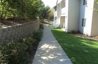 Hailey Place Apartments in Pendleton, OR - Building Photo - Building Photo