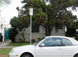 1631 Rodney Drive in Los Angeles, CA - Foto de edificio - Building Photo