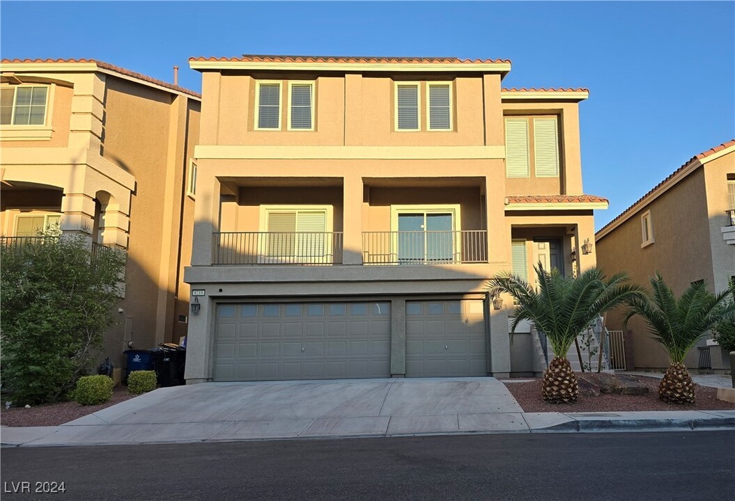 8218 Duncan Peak Ct in Las Vegas, NV - Building Photo