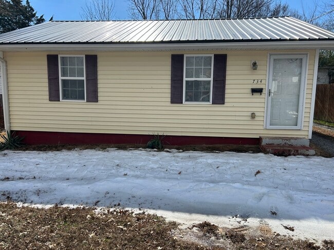 734 Ferndale Ave in Winston-Salem, NC - Building Photo - Building Photo