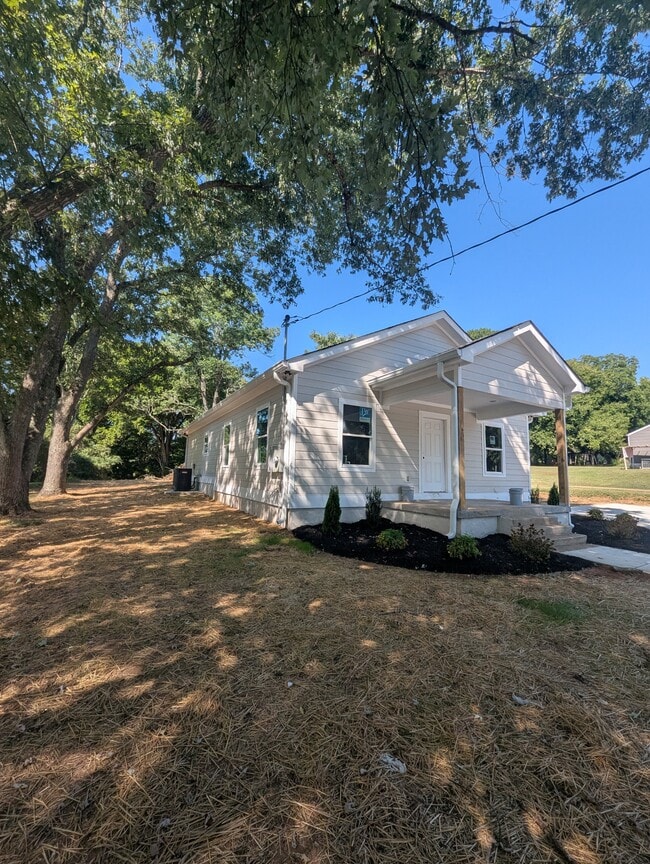422 Mooresville Pike