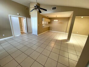 755 Golden Sunshine Cir in Orlando, FL - Building Photo - Building Photo