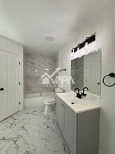 4062 Fire Sun in San Antonio, TX - Building Photo - Building Photo