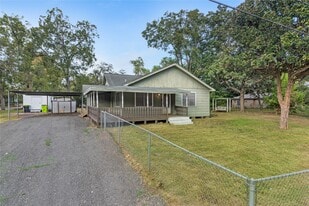 615 Riveredge Dr in Richmond, TX - Building Photo