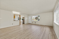 4740 Delridge Way SW, Unit LOWER in Seattle, WA - Foto de edificio - Building Photo