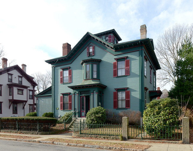 159 Cottage St in New Bedford, MA - Building Photo - Building Photo