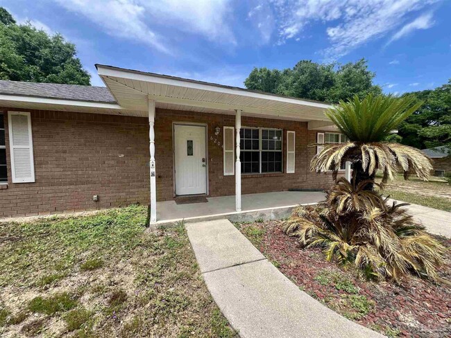 6204 Silver Oak Dr in Milton, FL - Building Photo - Building Photo
