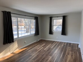 11935 Winnetka Ave N in Champlin, MN - Foto de edificio - Building Photo