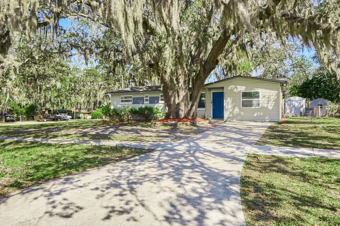 395 Arora Blvd in Orange Park, FL - Building Photo