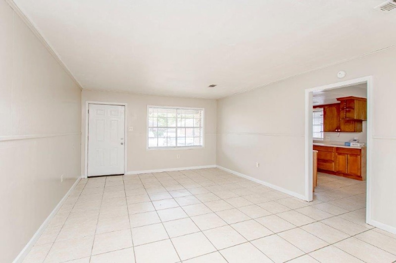 13601 Goodwood Dr in Baton Rouge, LA - Building Photo