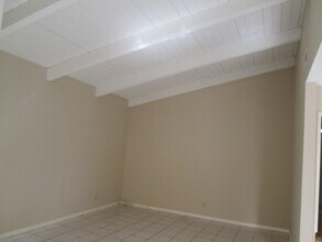 3360 Myrtle Ave-Unit -3364 in Signal Hill, CA - Building Photo - Building Photo