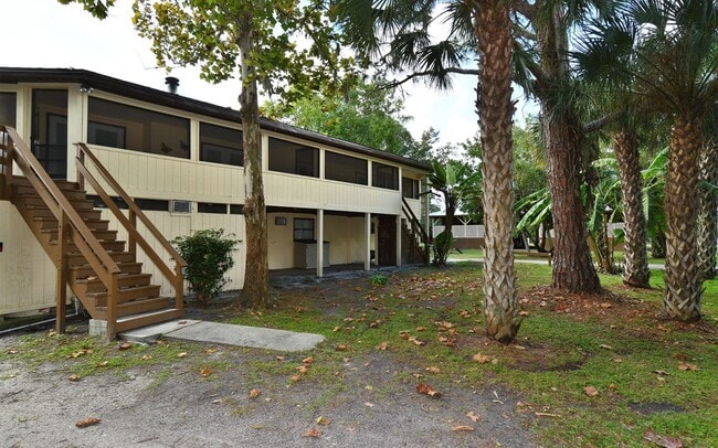 8270 Ibis St, Unit A in Sarasota, FL - Building Photo - Building Photo