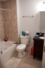 1079 Beacon St, Unit 2 in Brookline, MA - Building Photo - Building Photo