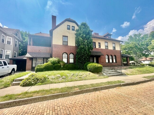 property at 1939 Crafton Blvd