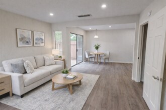 5917 Little Creek Trl in Austin, TX - Building Photo - Building Photo