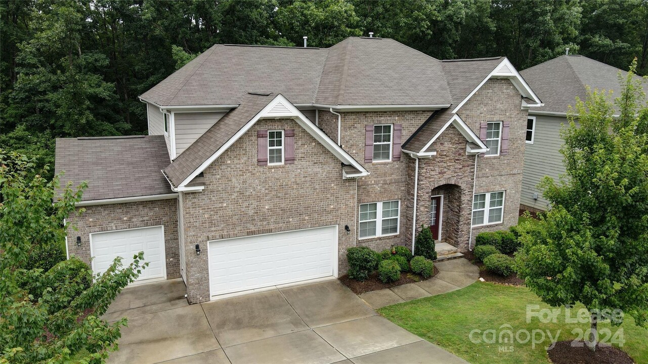 1912 Madeira Cir in Waxhaw, NC - Building Photo