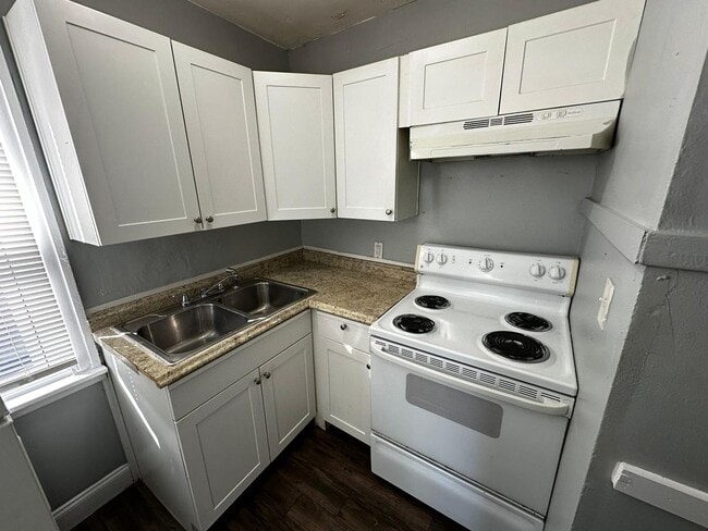 3060 21st Ave S in St. Petersburg, FL - Building Photo - Building Photo